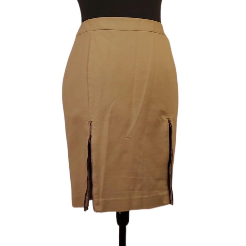 Worthington Mini Skiet with two zippers on thighs,  size 10, tan NWT